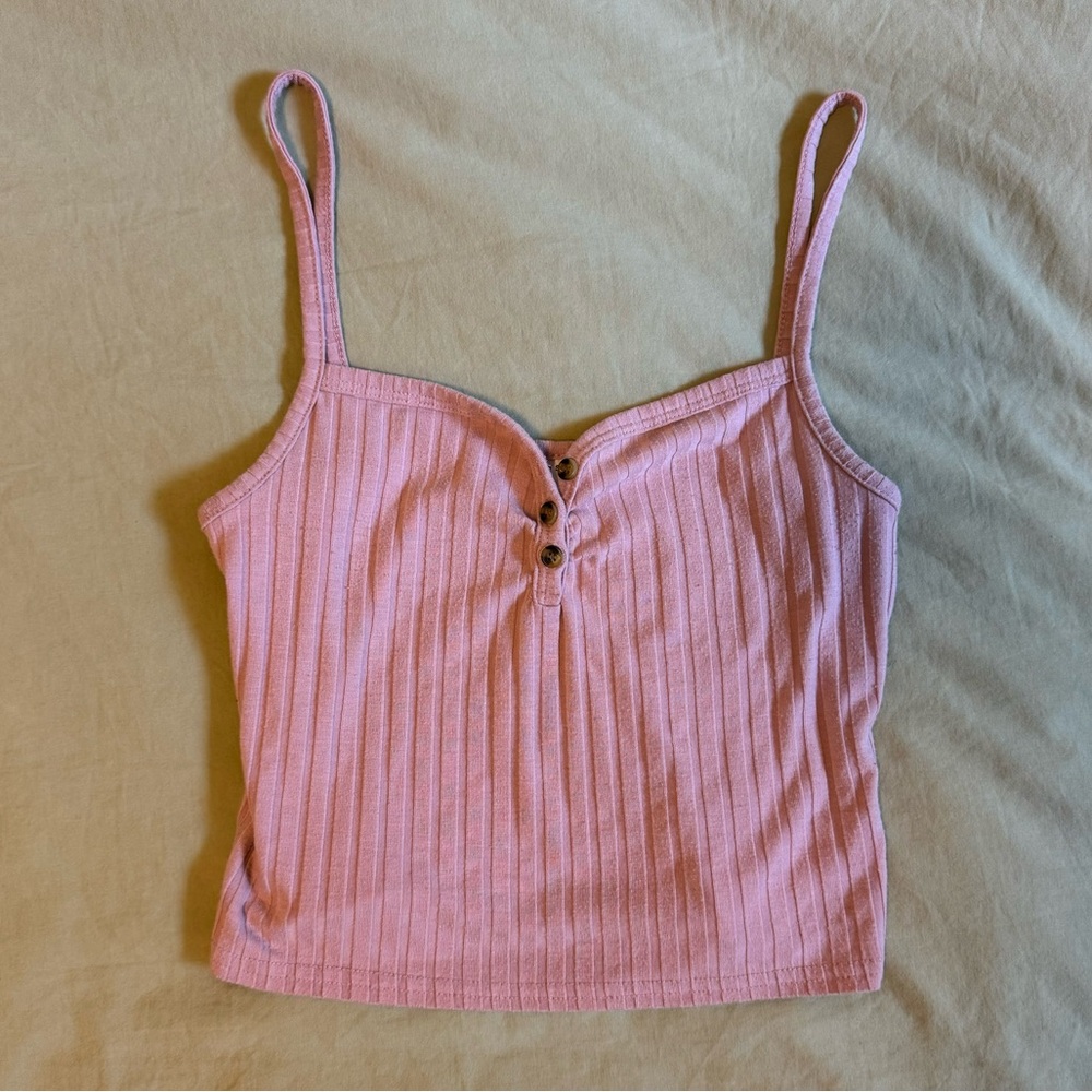 pink tank top